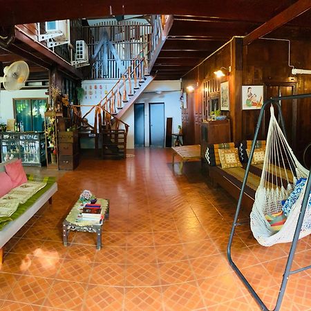 Banthai Guesthouse 펫차부리 외부 사진