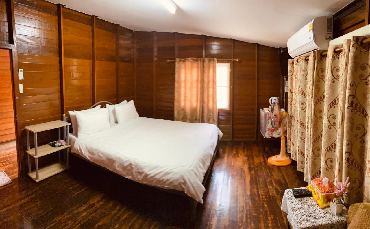 Banthai Guesthouse 펫차부리 외부 사진