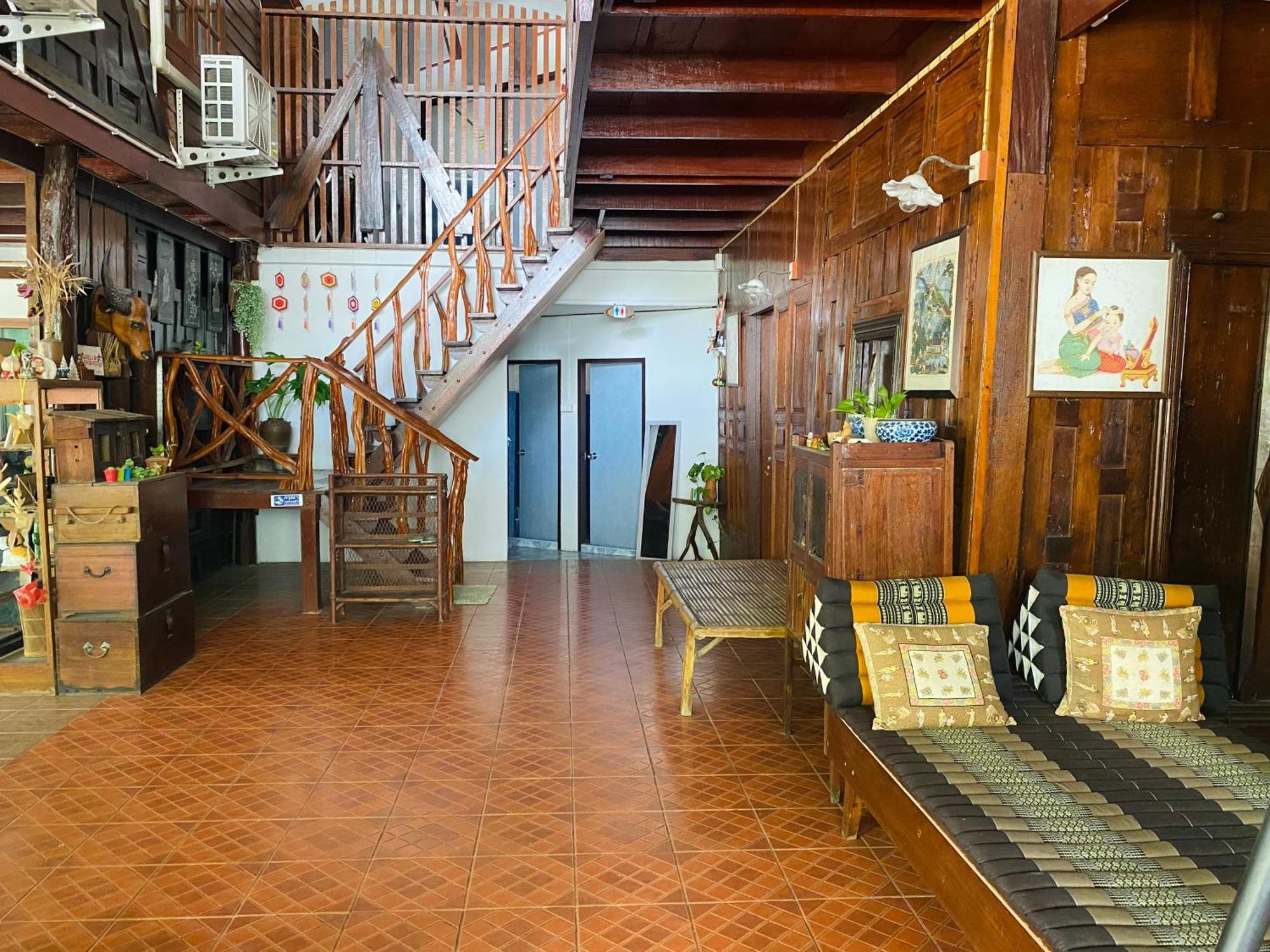 Banthai Guesthouse 펫차부리 외부 사진