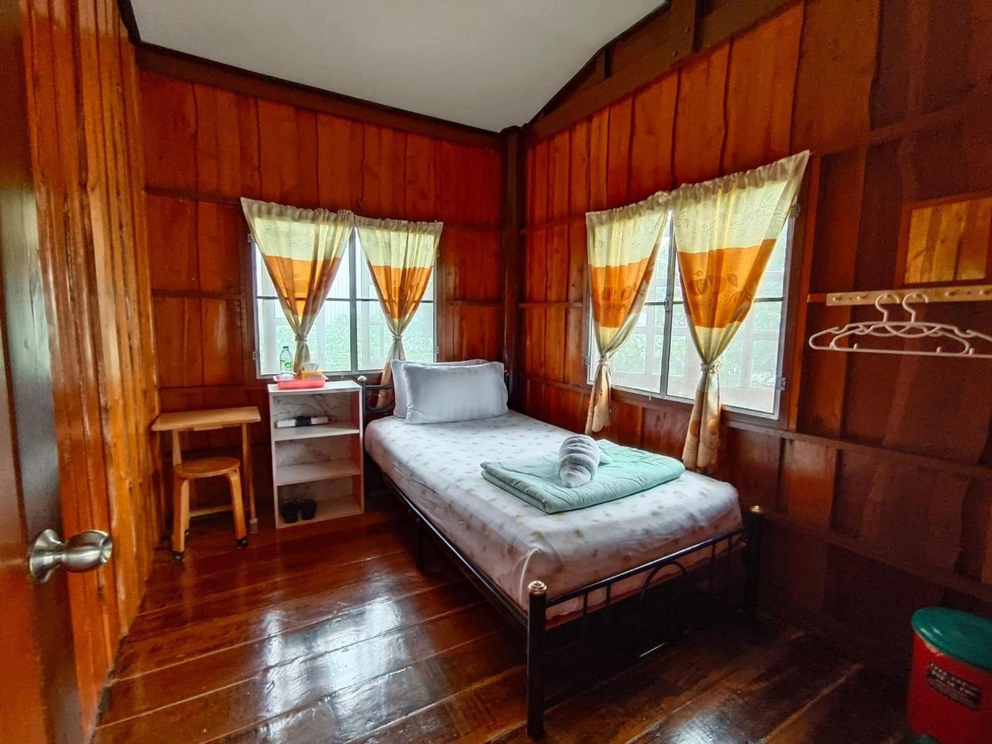 Banthai Guesthouse 펫차부리 외부 사진