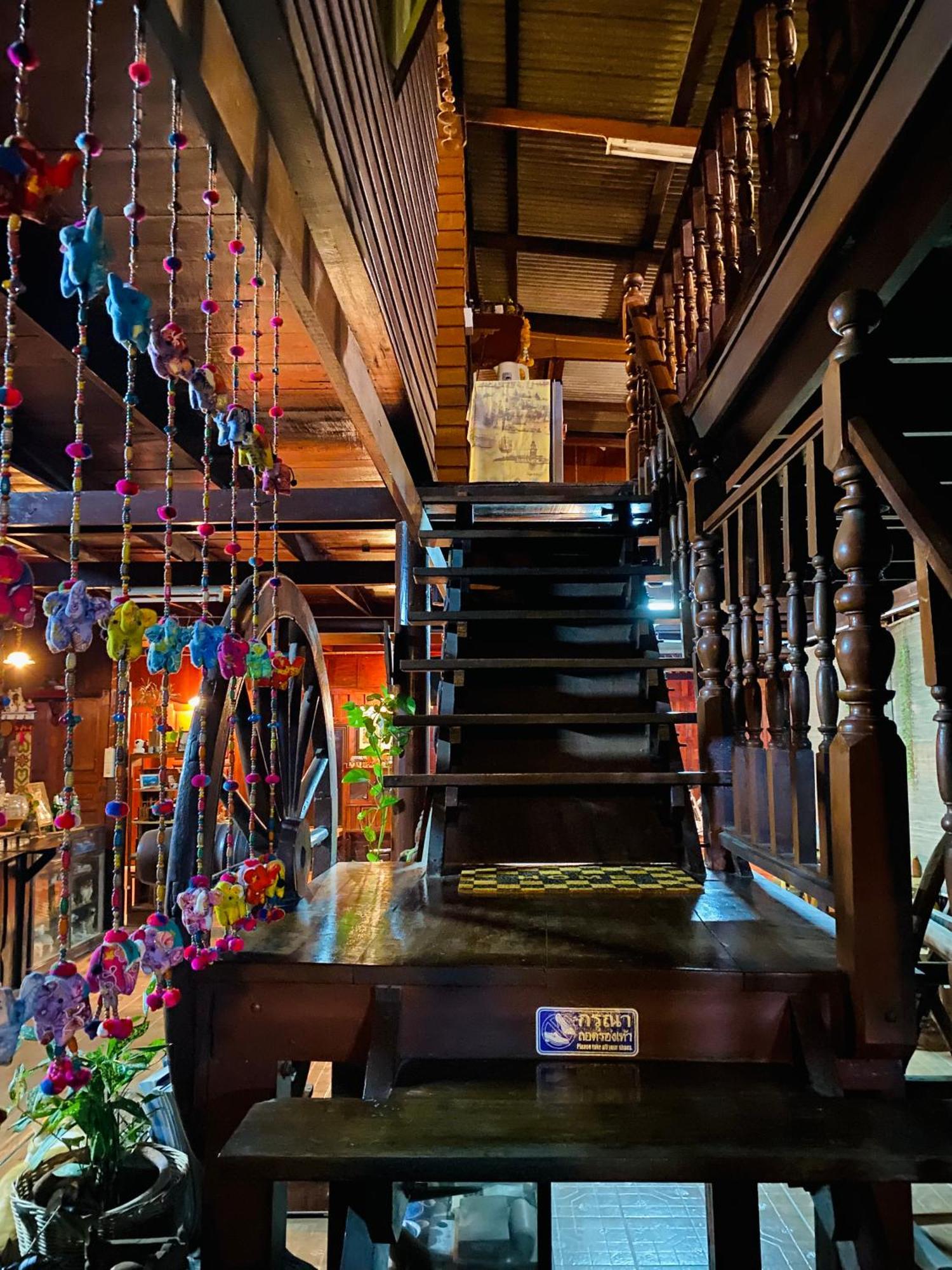 Banthai Guesthouse 펫차부리 외부 사진