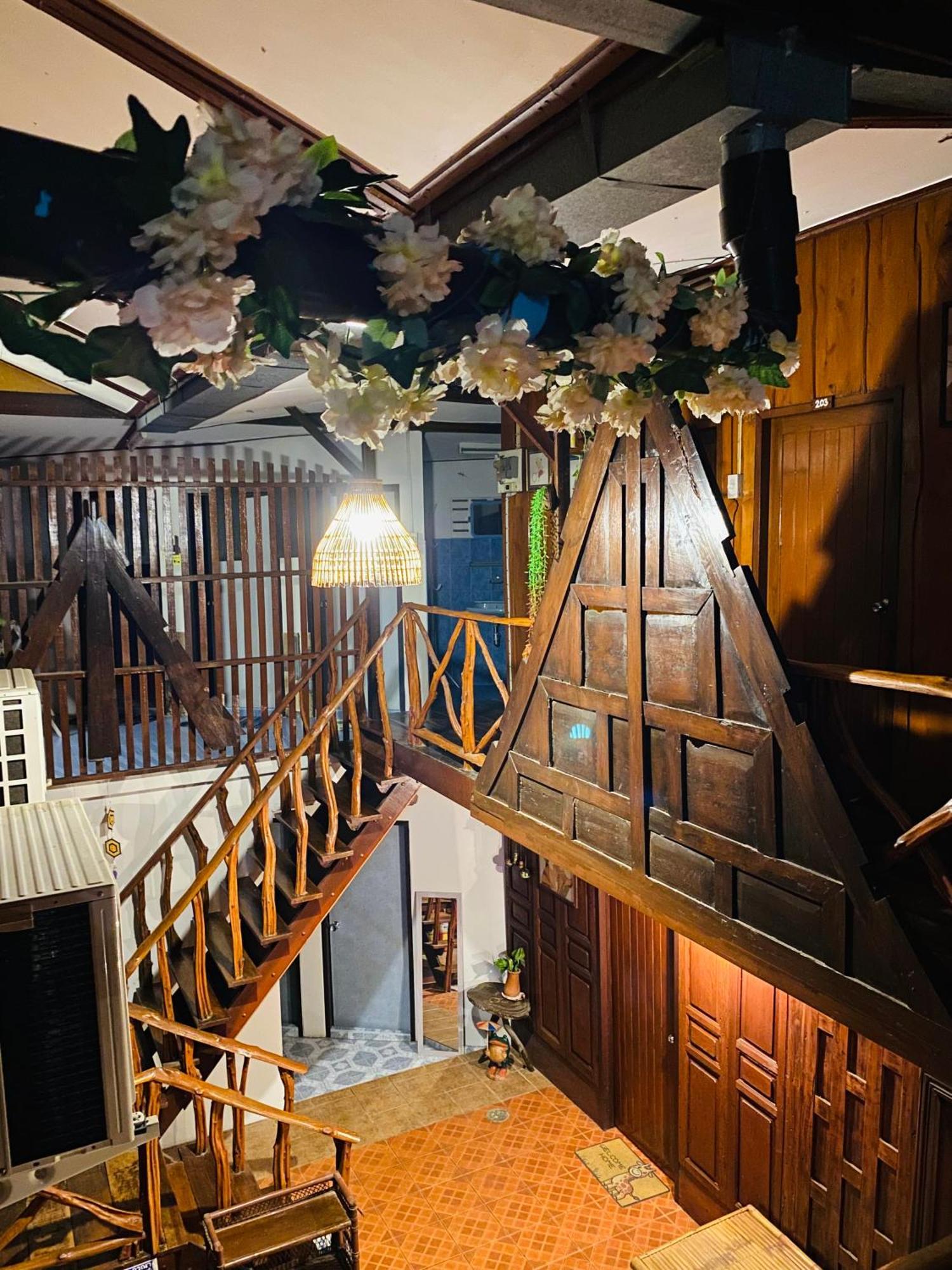 Banthai Guesthouse 펫차부리 외부 사진