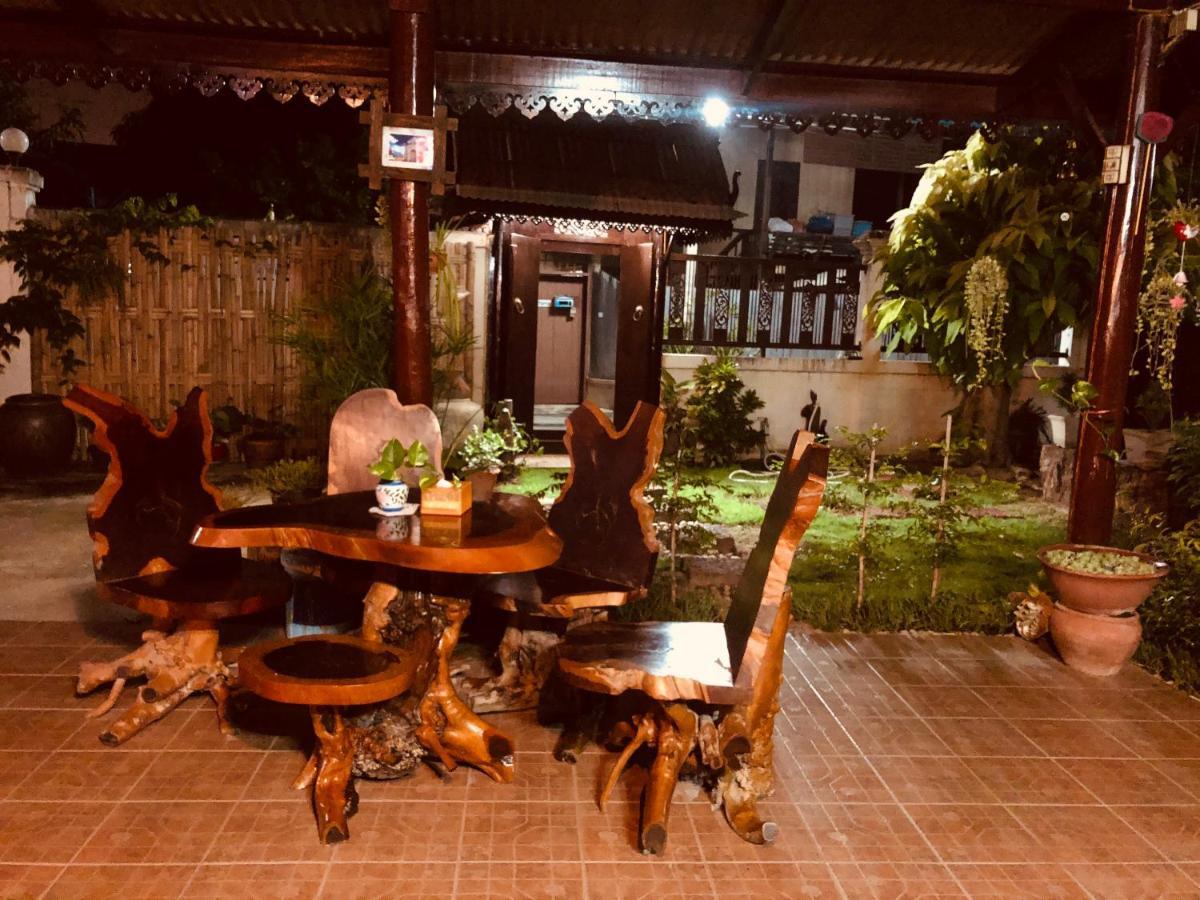 Banthai Guesthouse 펫차부리 외부 사진