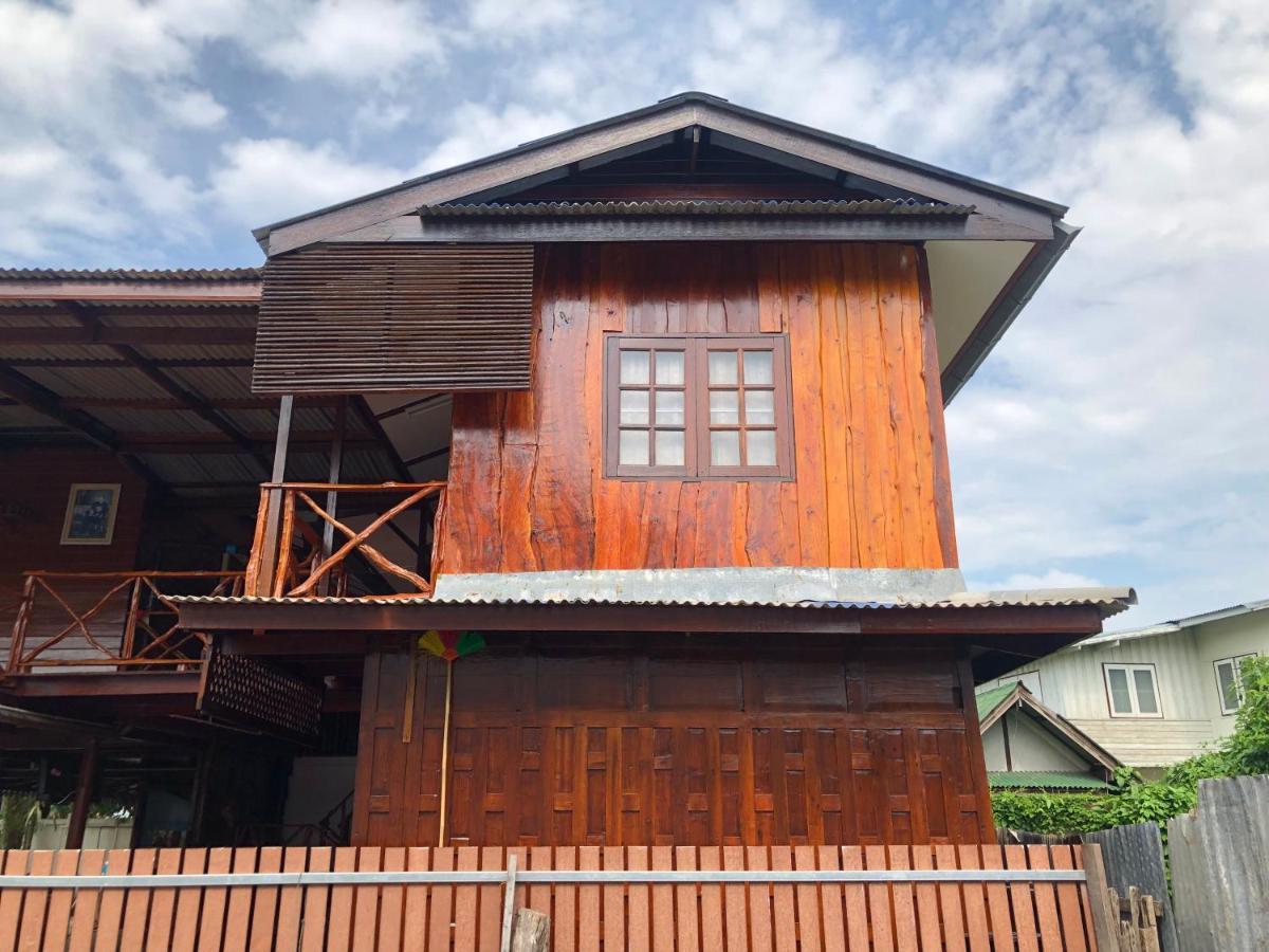 Banthai Guesthouse 펫차부리 외부 사진